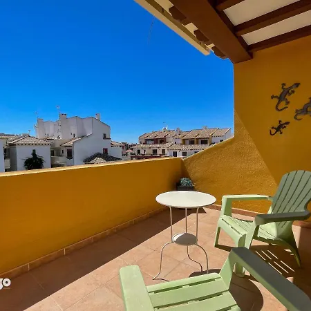 Moderno Duplex Apartment